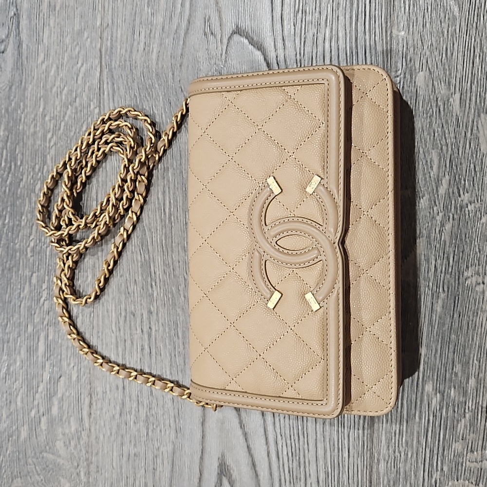Chanel Filigree beige Wallet on Chain